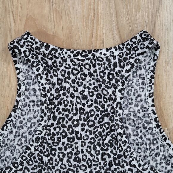 🔹️Gaze Black & Gray Leopard Print Racerback Crop Tanktop Medium - Picture 4 of 7